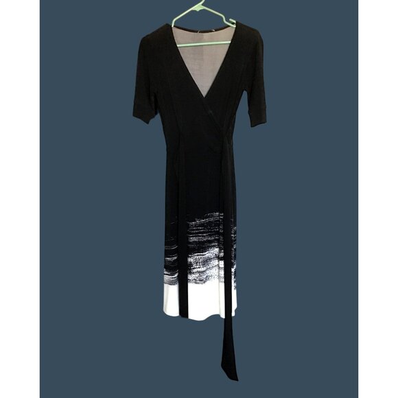 WOMENS SHORT SLEEVE V-NECK KNEE LENGHT BLACK WRAP STYLE- DRESS SIZE X-SMALL - Picture 1 of 5
